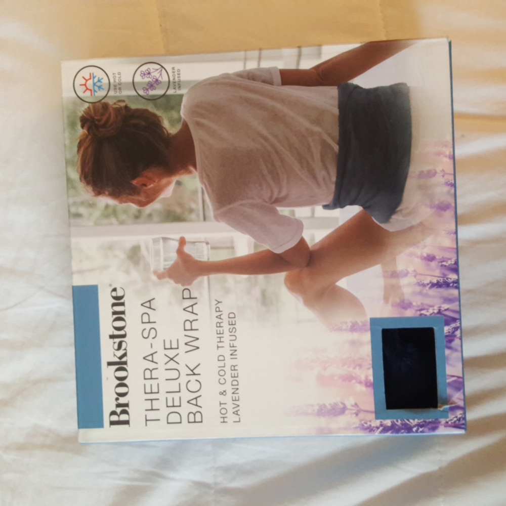 BROOKSTONE lavender infused thera-spa deluxe back wrap